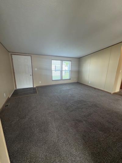 Photo 4 of 13 of home located at 281 Mallard Ln Capac, MI 48014