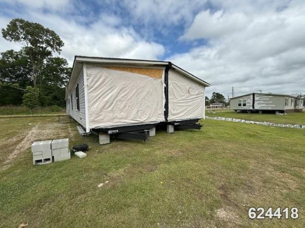 Photo 1 of 2 of home located at Highland Used Homes Llc 16726 Florida Blvd Baton Rouge, LA 70819