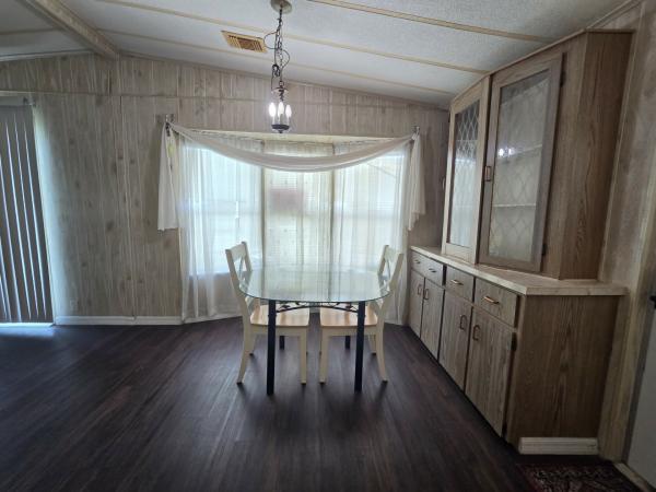 1985 TWIN Mobile Home
