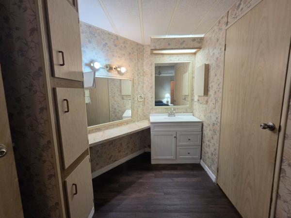 1985 TWIN Mobile Home