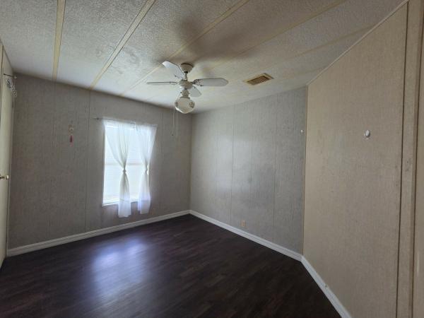 1985 TWIN Mobile Home