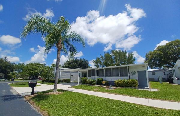 1999 SKYL 27x52 Mobile Home