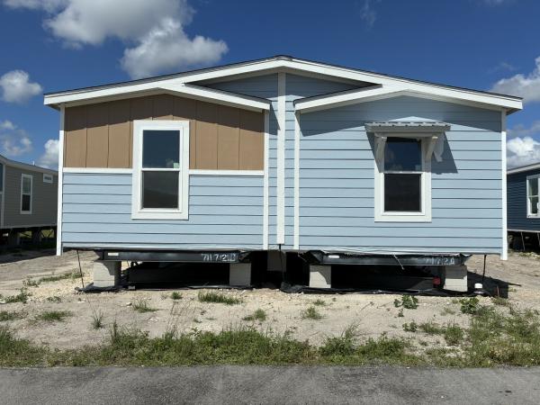 2027 Champion Home Builders, Inc. mobile Home