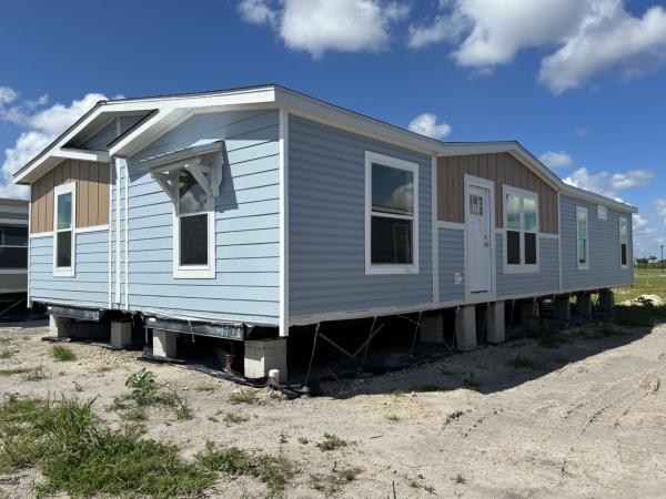 2027 Champion Home Builders, Inc. mobile Home