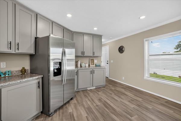 2026 Adventure MOJAVE 6702UMH  Home