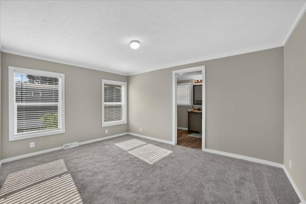 2026 Adventure MOJAVE 6702UMH  Home