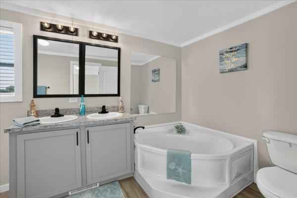 2026 Adventure MOJAVE 6702UMH  Home
