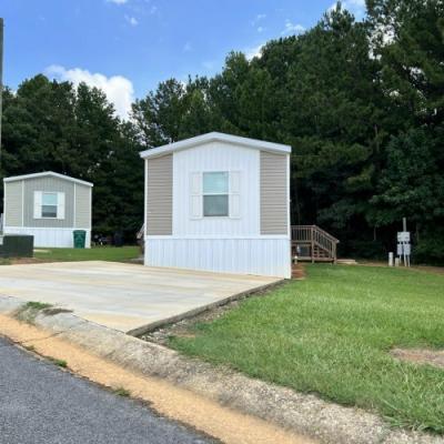 Photo 4 of 8 of home located at 172 Teasley Lane Lavonia, GA 30520