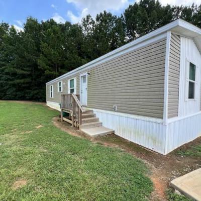 Photo 5 of 8 of home located at 172 Teasley Lane Lavonia, GA 30520