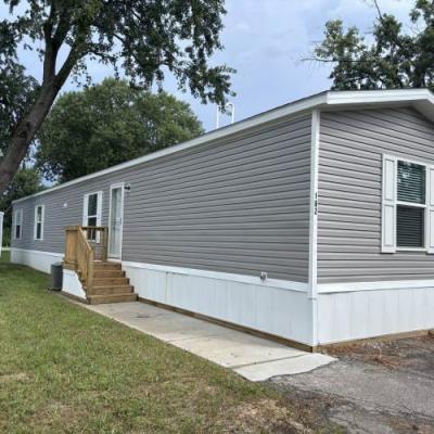 Mobile Home at 27 Crestwood Drive #0102 Middletown, IN 47356