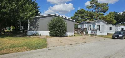 Mobile Home at 2390 W Moore Avenue #L06 Terrell, TX 75160