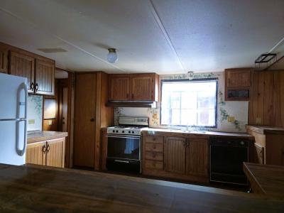 Photo 3 of 13 of home located at 203 Hickory Circle Elyria, OH 44035