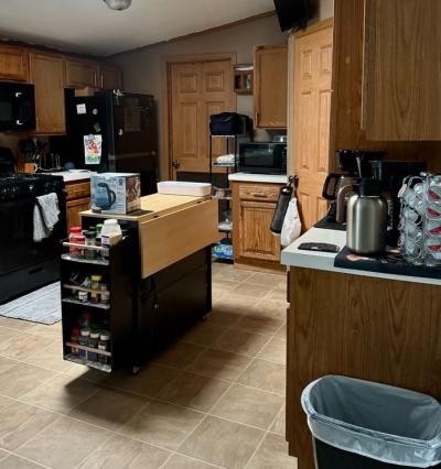 Photo 4 of 21 of home located at 26732 Laramie Flat Rock, MI 48134