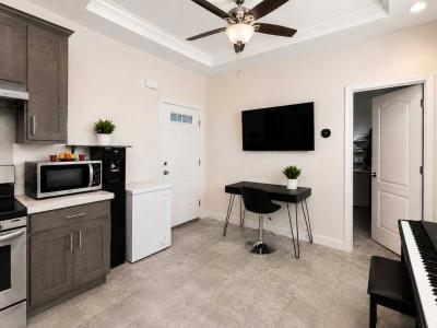 Photo 3 of 8 of home located at 111 Barnard Ave. #14 San Jose, CA 95112