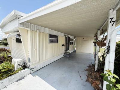 Photo 2 of 21 of home located at 3505 58th Ave N Saint Petersburg, FL 33714