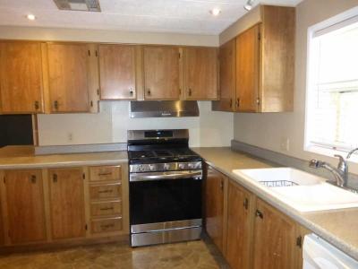 Photo 5 of 29 of home located at 2701 E Utopia Rd #16 Phoenix, AZ 85050