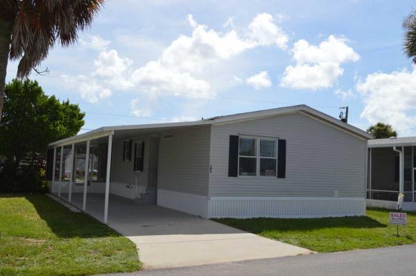 2004  Mobile Home For Sale