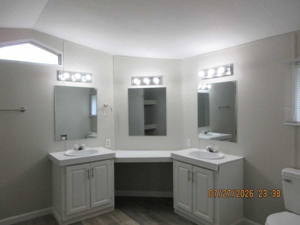 1990 Fairmont Manufactured Home
