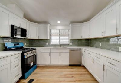 Photo 5 of 30 of home located at 8122 W. Flamingo Rd Las Vegas, NV 89147