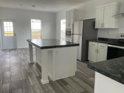 Photo 5 of 10 of home located at 277 Pineland Avenue Kyle, TX 78640