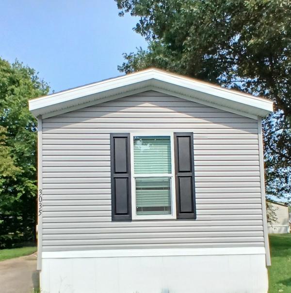 Photo 1 of 2 of home located at 3035 Rosewood Ln Lot Rwl3035 Columbus, IN 47203