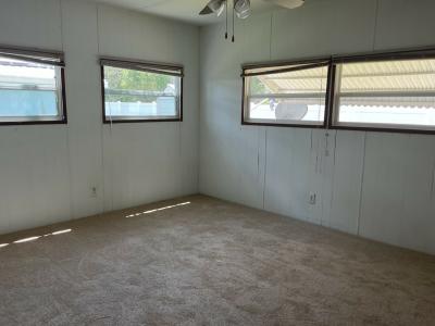 Photo 4 of 8 of home located at 15444 Lakeshore Villa St Tampa, FL 33613