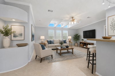 Photo 4 of 41 of home located at 6412 Wakefiled Lane Sarasota, FL 34241