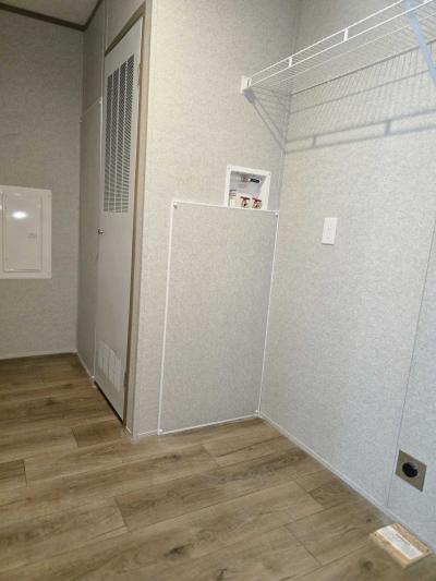Photo 5 of 7 of home located at Lot 9 1000 E. Kenzie Steet Riverton, IL 62561