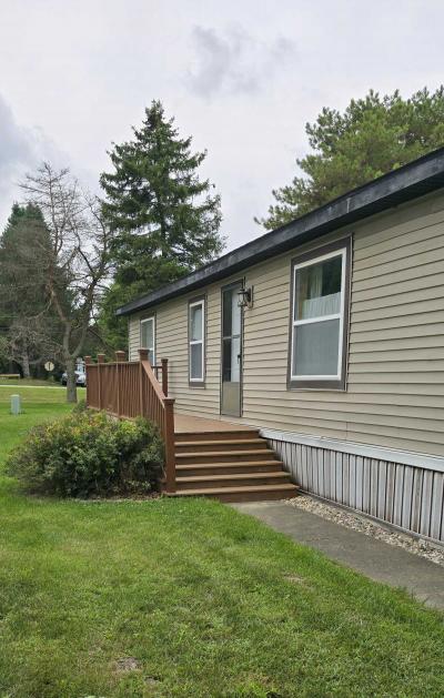 Photo 3 of 21 of home located at 302 Brandywine Pl, #394 Lansing, MI 48906