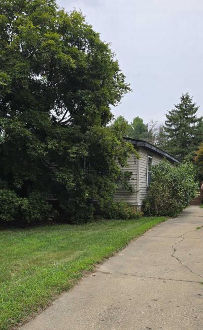 Photo 5 of 21 of home located at 302 Brandywine Pl, #394 Lansing, MI 48906