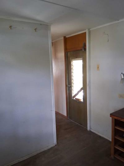 Photo 4 of 12 of home located at 38040 Bridge Ave Zephyrhills, FL 33542