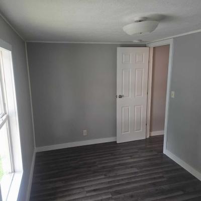 Photo 2 of 8 of home located at 2246 Oxford Drive Indianapolis, IN 46234