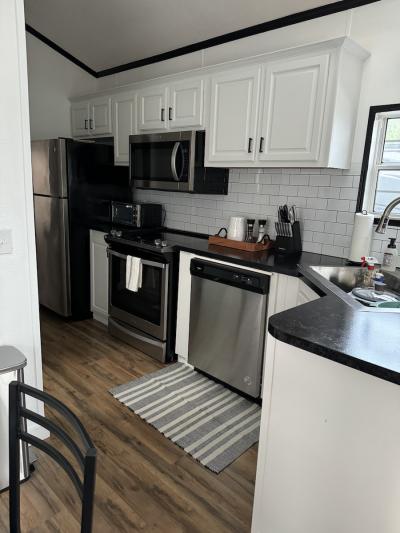 Photo 2 of 15 of home located at 9303 Bayshore Rd. Palmetto, FL 34221