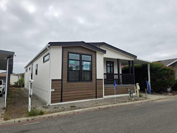 2026 Champion/Redman Homes CreekSide Manor 3563D Manufactured Home