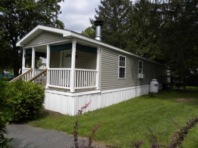 Photo 3 of 25 of home located at 10 Corova Way Saratoga Springs, NY 12866