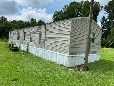 Mobile Home at 3484 Co Rd 108 Town Creek, AL 35672