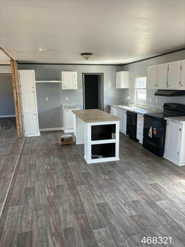 Photo 1 of 2 of home located at Lola's Repo Super Center Llc 4000 E Texas St Bossier City, LA 71111