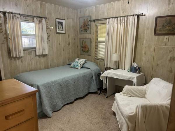 1982 TWIN Manufactured Home