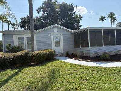 Photo 2 of 8 of home located at 200 Bay Breeze Loop Davenport, FL 33897