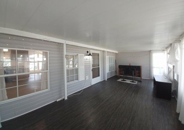 1999 SKYL 27x52 Mobile Home
