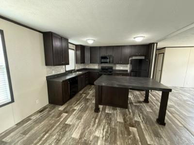 Photo 3 of 9 of home located at 704 Thomas J Drive Flint, MI 48506