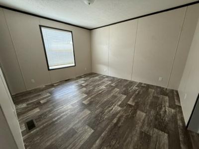 Photo 4 of 9 of home located at 704 Thomas J Drive Flint, MI 48506