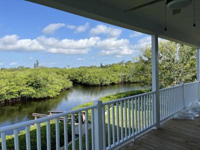 Photo 4 of 20 of home located at 610 Riverview Drive Ellenton, FL 34222