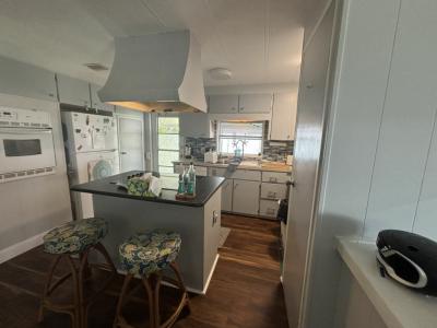 Photo 4 of 16 of home located at 960 Posadas Avenue Venice, FL 34285
