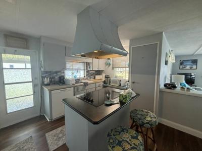 Photo 5 of 16 of home located at 960 Posadas Avenue Venice, FL 34285