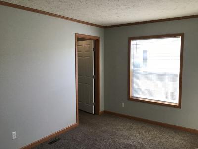 Photo 5 of 12 of home located at 7142 Turnstone Blvd Fort Wayne, IN 46818