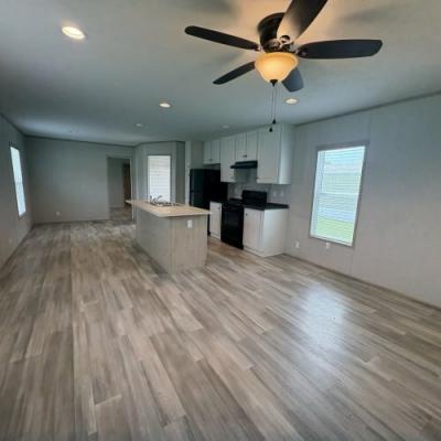 Photo 2 of 21 of home located at 334 Sycamore Loop Campbellsville, KY 42718