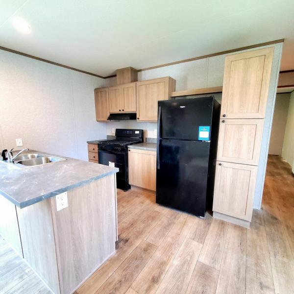 Photo 1 of 2 of home located at 9690 Stoney Pointe Dr 1117 Fair Haven, MI 48023