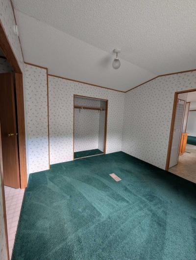 Photo 4 of 8 of home located at 1403 Concord St S, Trlr 11 South Saint Paul, MN 55075