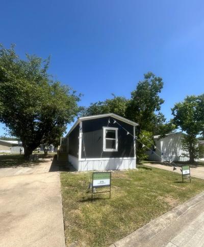 Mobile Home at 25 Colonial Dr Hutchins, TX 75141